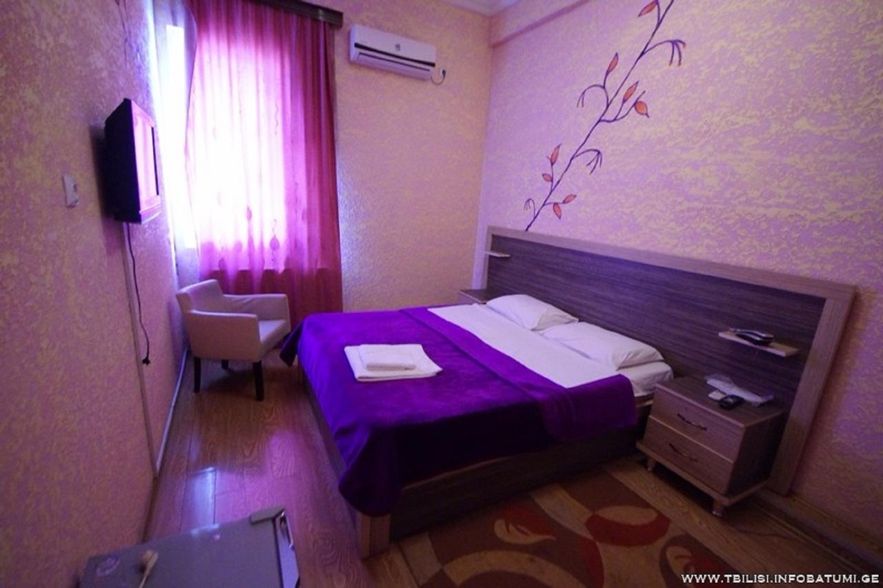 Hotel Vakhtanguri Batumi Exterior foto